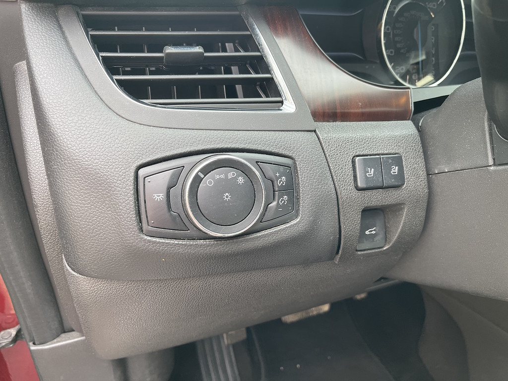 2013 Ford EDGE LIMITED Located at Dave's GreenLight Auto Sales slide-image