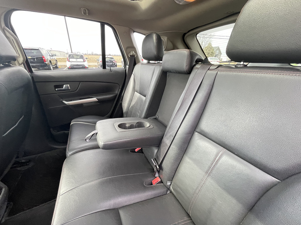 2013 Ford EDGE LIMITED Located at Dave's GreenLight Auto Sales slide-image