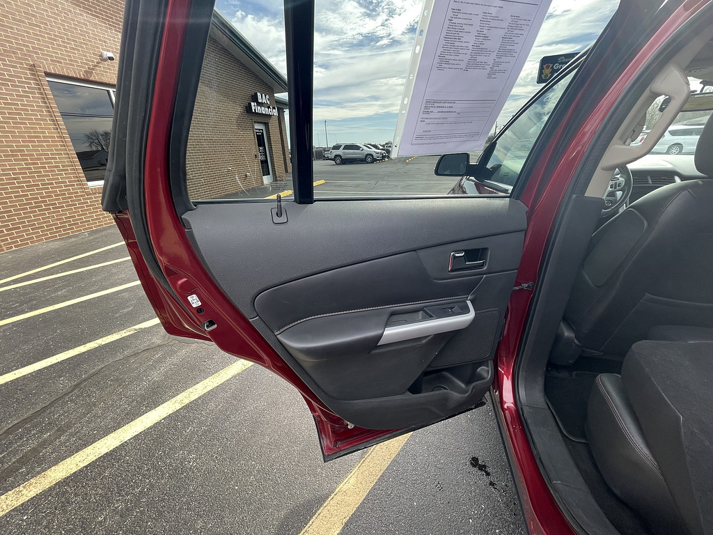 2013 Ford EDGE LIMITED Located at Dave's GreenLight Auto Sales slide-image