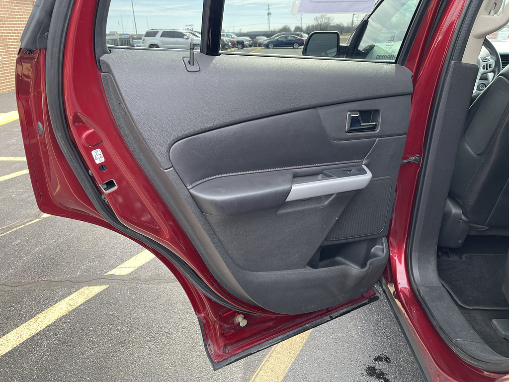 2013 Ford EDGE LIMITED Located at Dave's GreenLight Auto Sales light-box-slides