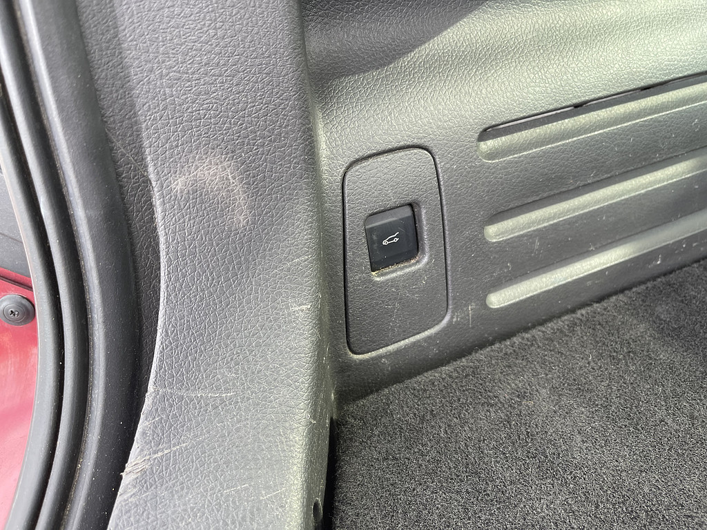 2013 Ford EDGE LIMITED Located at Dave's GreenLight Auto Sales light-box-slides