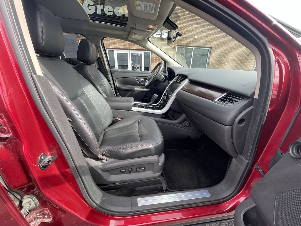 2013 Ford EDGE LIMITED Located at Dave's GreenLight Auto Sales light-box-slides