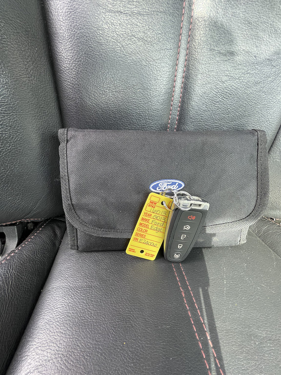 2013 Ford EDGE LIMITED Located at Dave's GreenLight Auto Sales light-box-slides