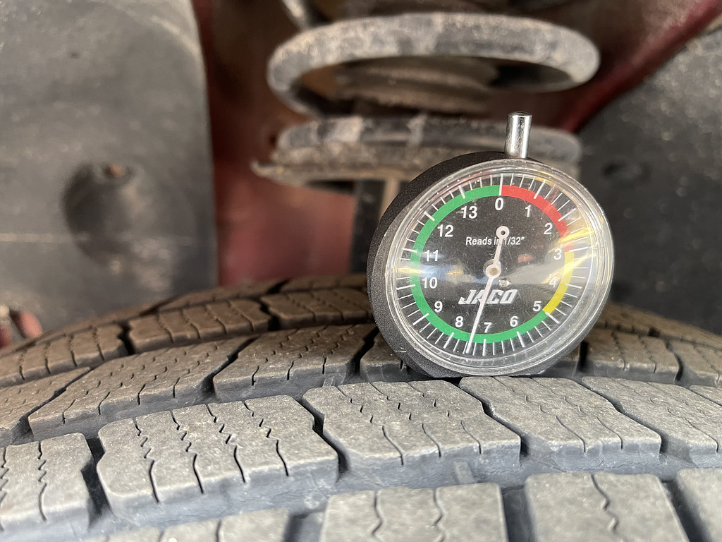 2013 Ford EDGE LIMITED Located at Dave's GreenLight Auto Sales light-box-slides