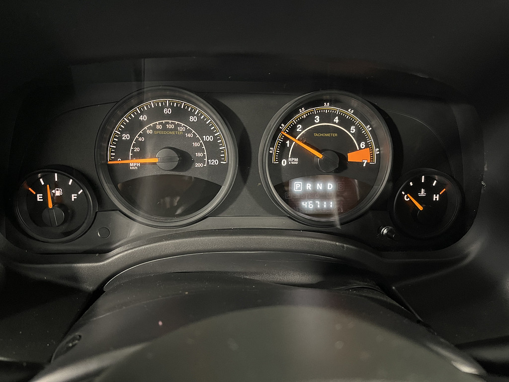 2016 Jeep PATRIOT LATITUDE Located at Dave's GreenLight Auto Sales slide-image