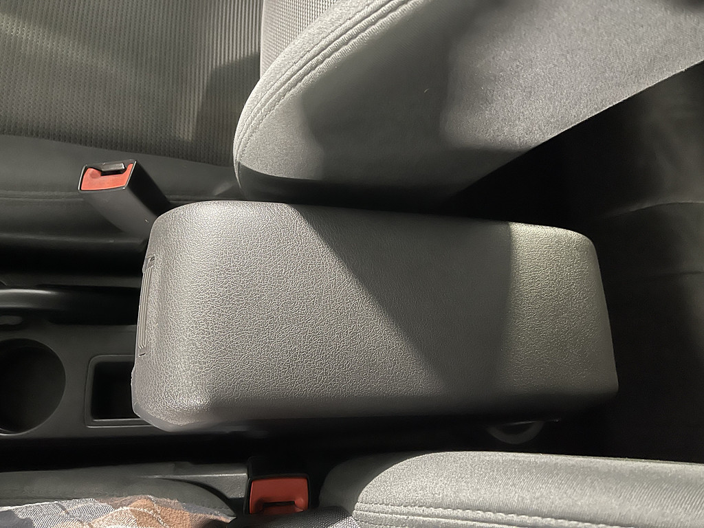 2016 Jeep PATRIOT LATITUDE Located at Dave's GreenLight Auto Sales slide-image