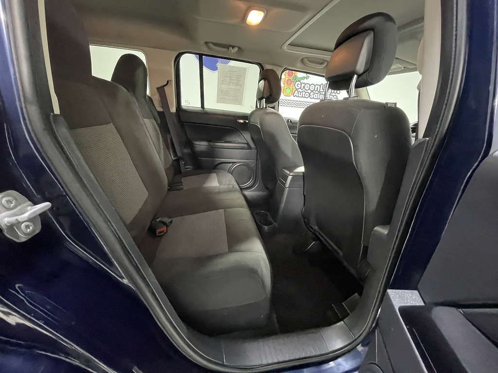 2016 Jeep PATRIOT LATITUDE Located at Dave's GreenLight Auto Sales slide-image