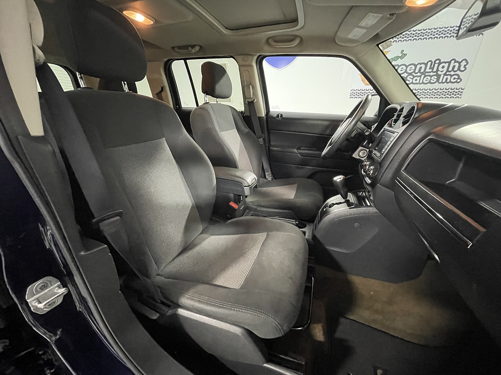2016 Jeep PATRIOT LATITUDE Located at Dave's GreenLight Auto Sales slide-image