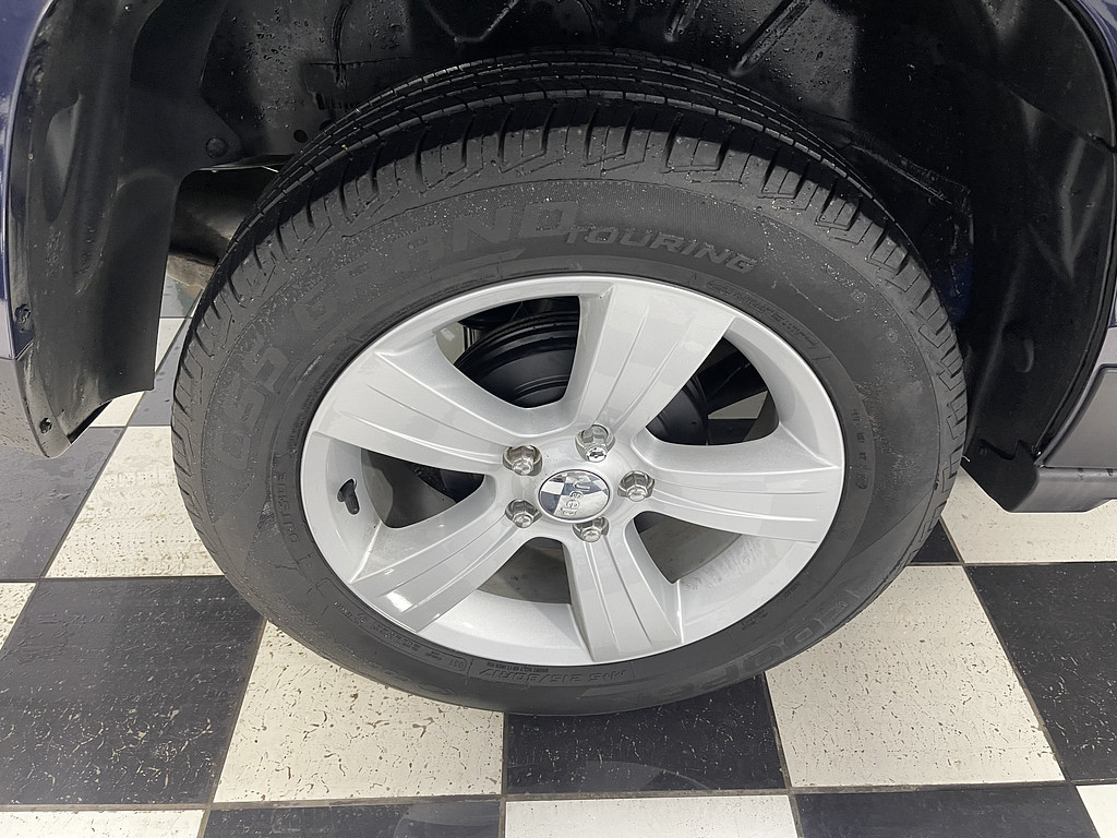 2016 Jeep PATRIOT LATITUDE Located at Dave's GreenLight Auto Sales slide-image