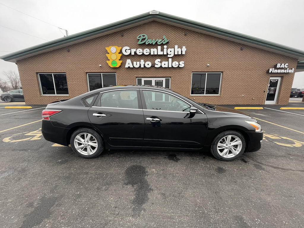 2014 Nissan Altima 25 25 S 2 Located at Dave's GreenLight Auto Sales slide-image