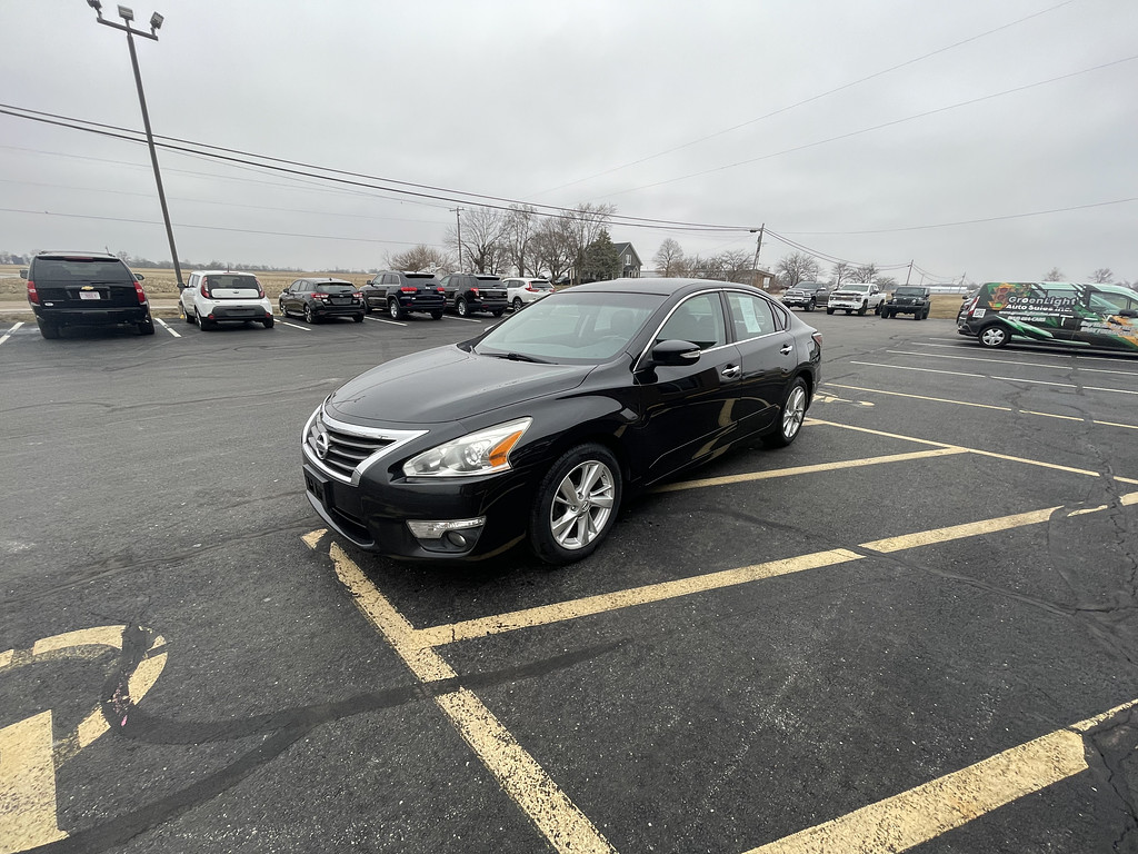 2014 Nissan Altima 25 25 S 2 Located at Dave's GreenLight Auto Sales light-box-slides