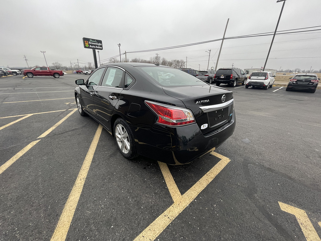 2014 Nissan Altima 25 25 S 2 Located at Dave's GreenLight Auto Sales light-box-slides