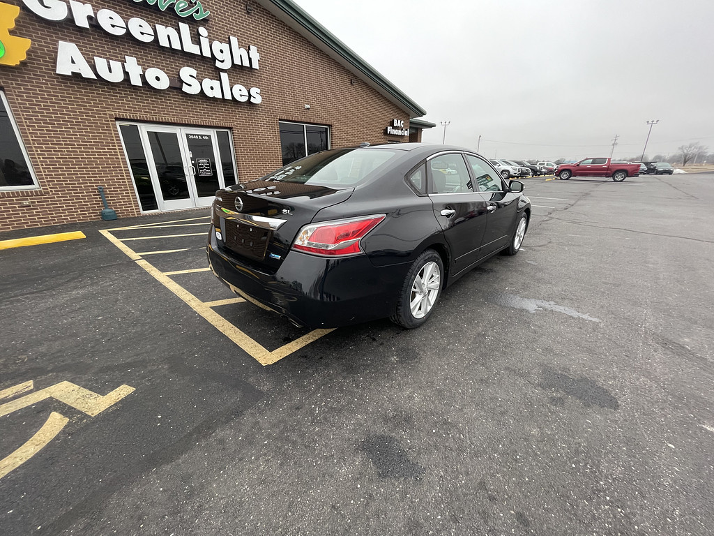 2014 Nissan Altima 25 25 S 2 Located at Dave's GreenLight Auto Sales light-box-slides