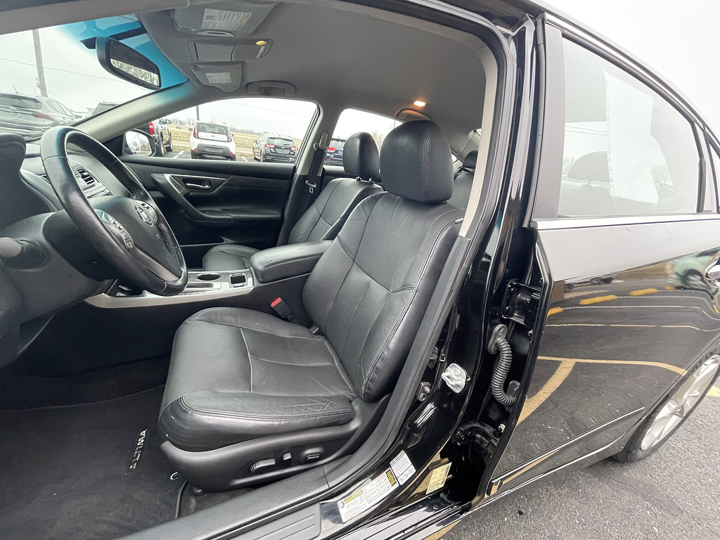 2014 Nissan Altima 25 25 S 2 Located at Dave's GreenLight Auto Sales light-box-slides