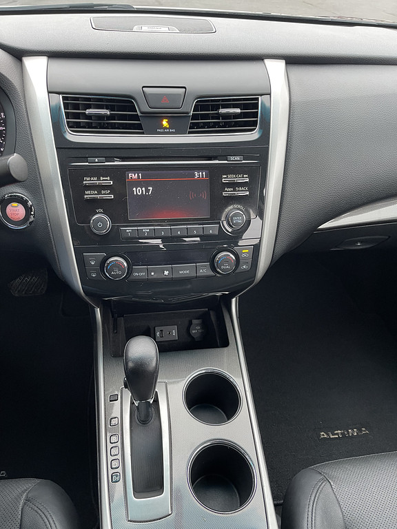 2014 Nissan Altima 25 25 S 2 Located at Dave's GreenLight Auto Sales light-box-slides