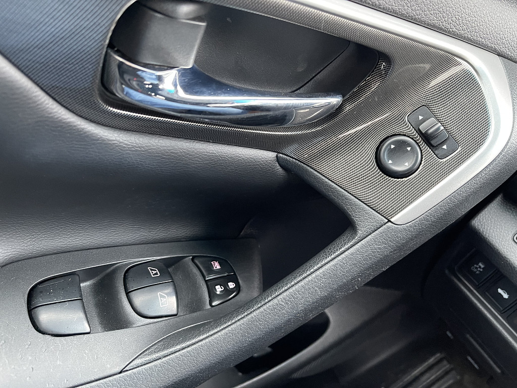 2014 Nissan Altima 25 25 S 2 Located at Dave's GreenLight Auto Sales light-box-slides