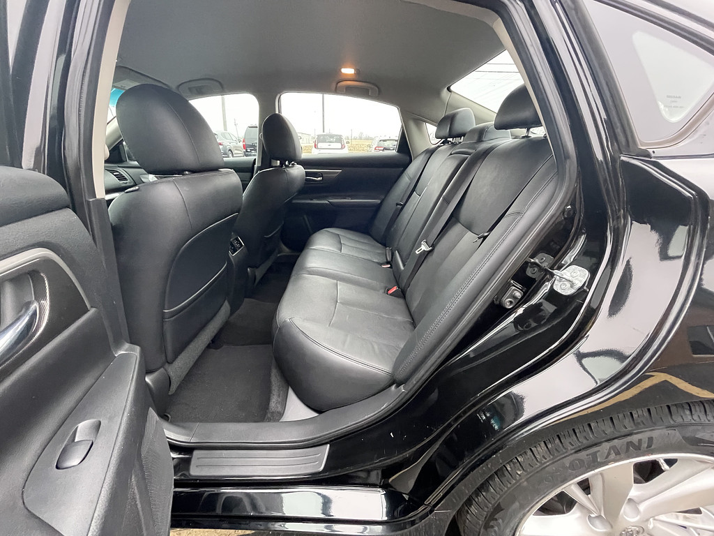 2014 Nissan Altima 25 25 S 2 Located at Dave's GreenLight Auto Sales light-box-slides