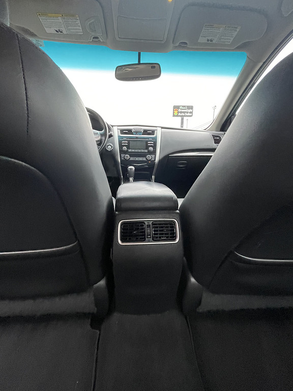 2014 Nissan Altima 25 25 S 2 Located at Dave's GreenLight Auto Sales slide-image