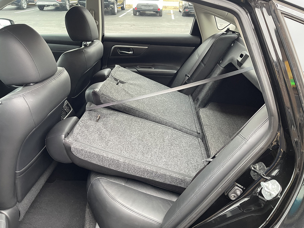 2014 Nissan Altima 25 25 S 2 Located at Dave's GreenLight Auto Sales slide-image