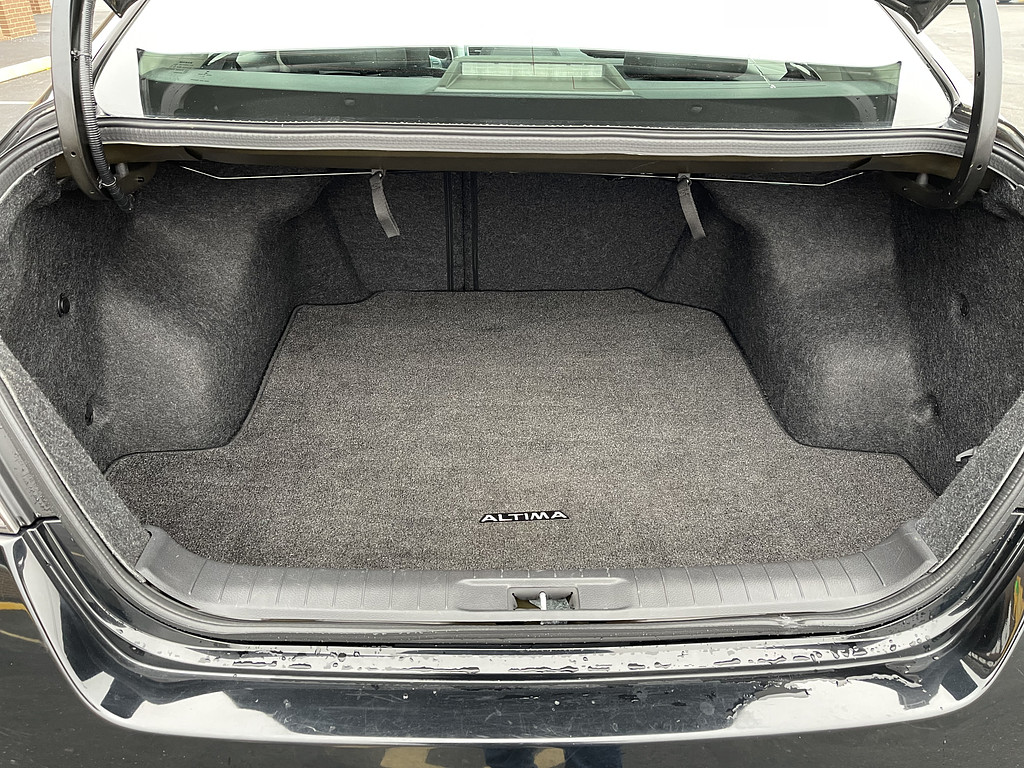 2014 Nissan Altima 25 25 S 2 Located at Dave's GreenLight Auto Sales slide-image