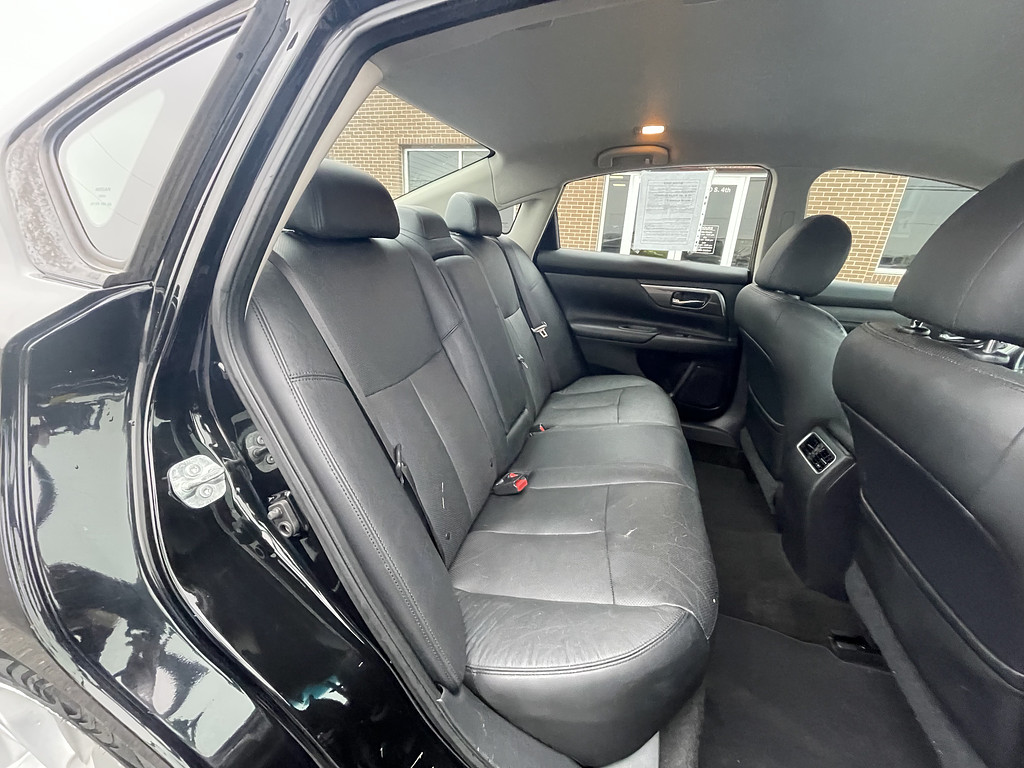 2014 Nissan Altima 25 25 S 2 Located at Dave's GreenLight Auto Sales light-box-slides