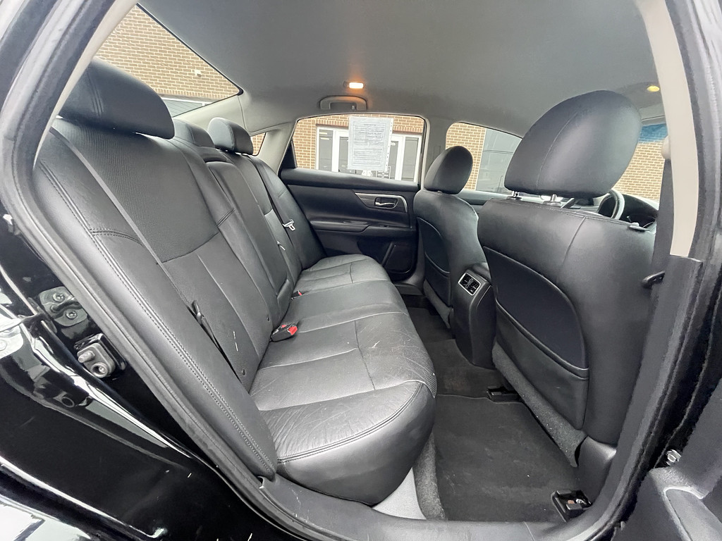 2014 Nissan Altima 25 25 S 2 Located at Dave's GreenLight Auto Sales slide-image