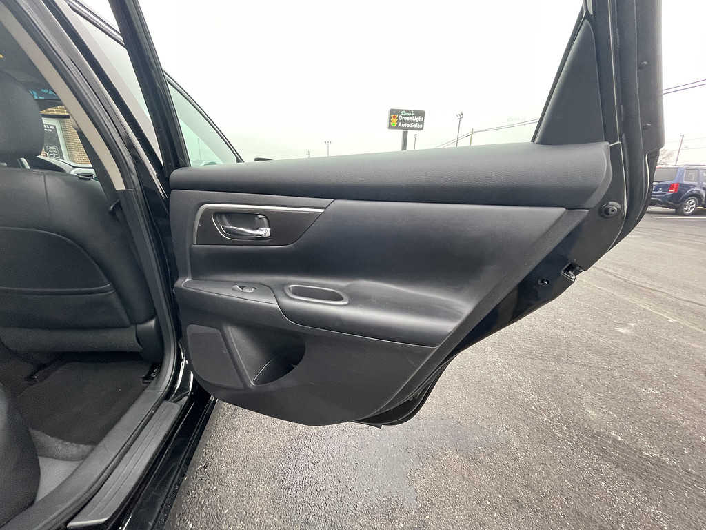 2014 Nissan Altima 25 25 S 2 Located at Dave's GreenLight Auto Sales light-box-slides