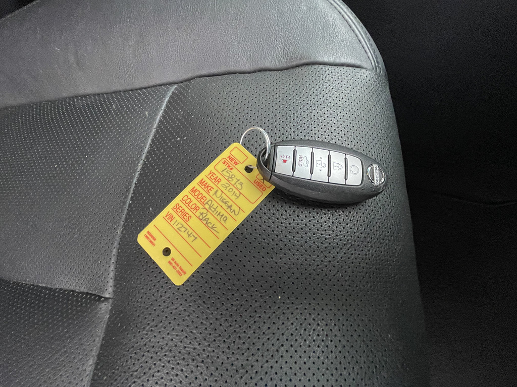 2014 Nissan Altima 25 25 S 2 Located at Dave's GreenLight Auto Sales slide-image