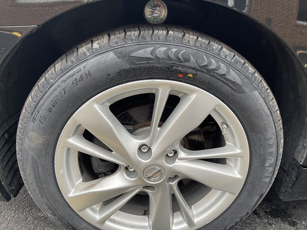 2014 Nissan Altima 25 25 S 2 Located at Dave's GreenLight Auto Sales light-box-slides