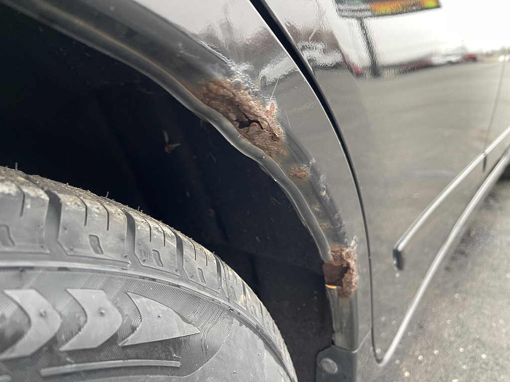 2014 Nissan Altima 25 25 S 2 Located at Dave's GreenLight Auto Sales slide-image