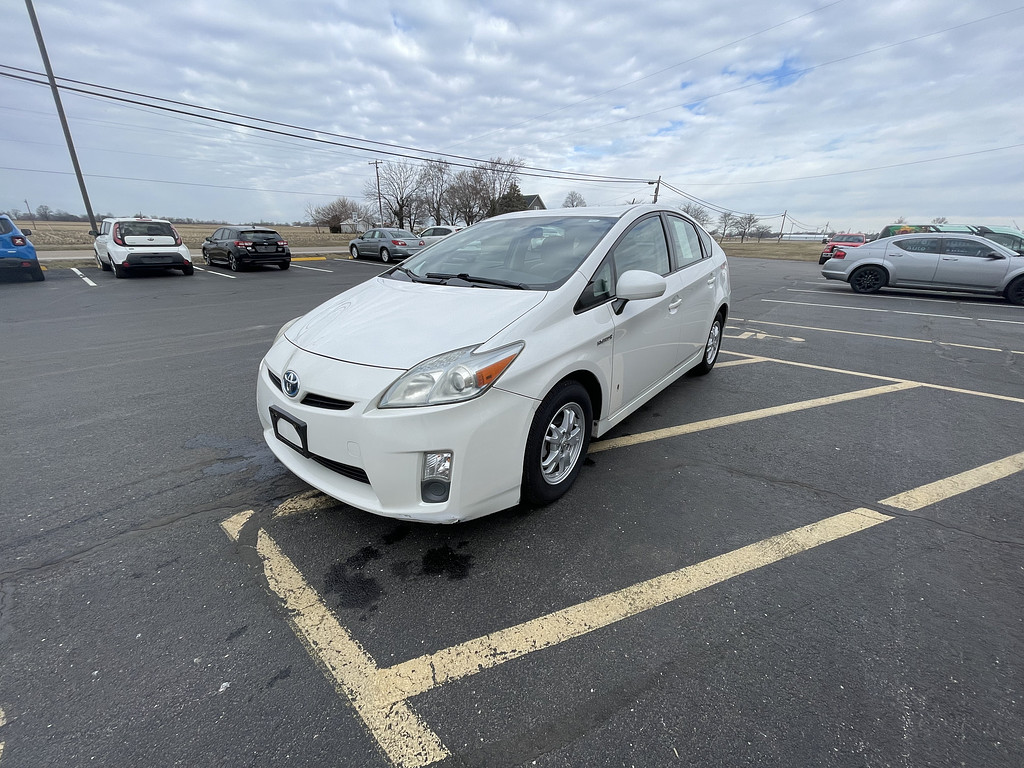 2010 Toyota Prius ONE TWO THRE Located at Dave's GreenLight Auto Sales light-box-slides