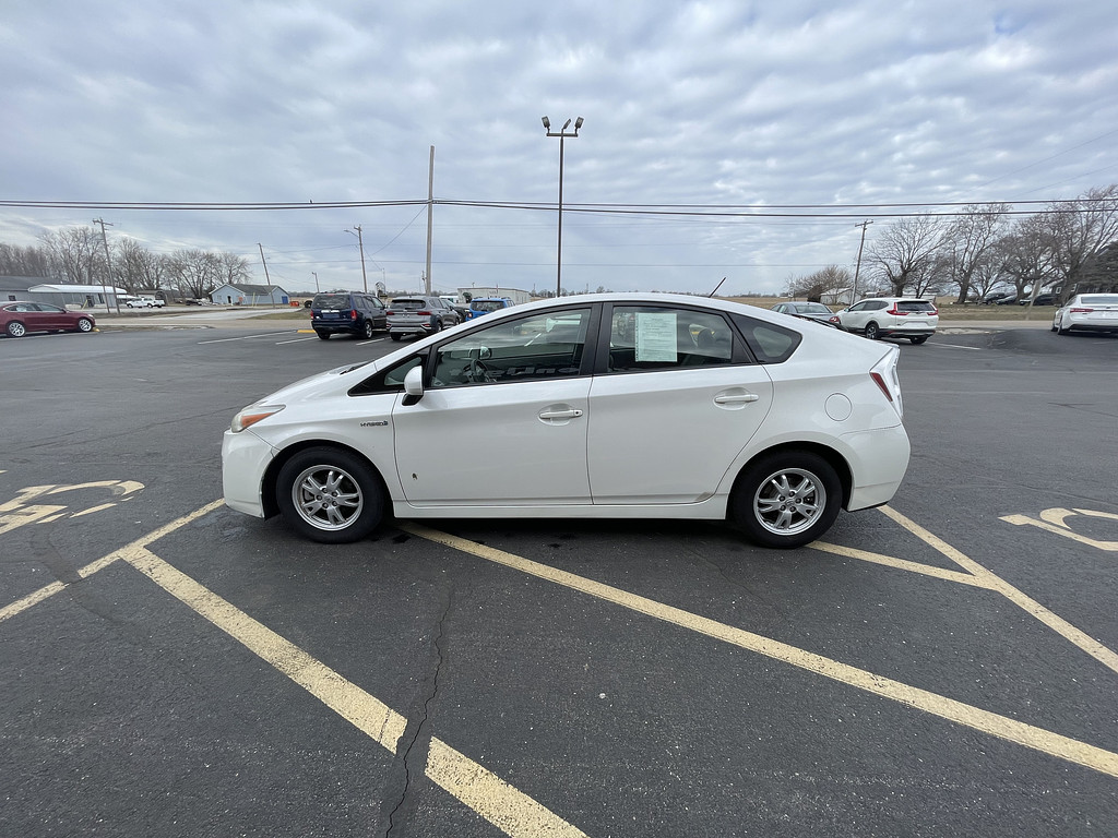 2010 Toyota Prius ONE TWO THRE Located at Dave's GreenLight Auto Sales light-box-slides