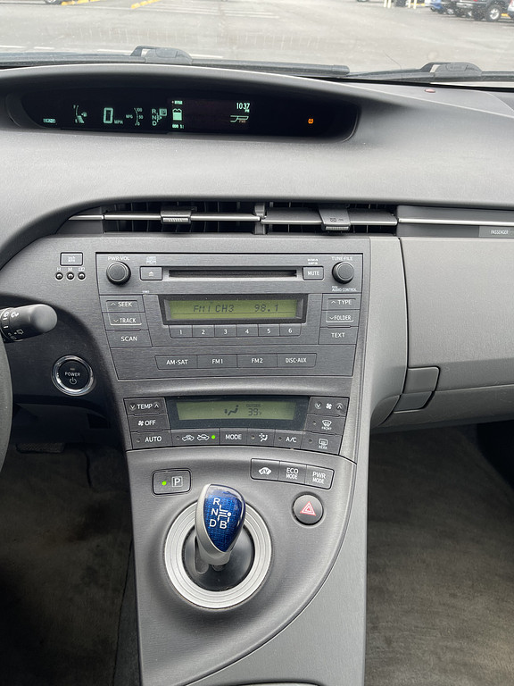 2010 Toyota Prius ONE TWO THRE Located at Dave's GreenLight Auto Sales light-box-slides