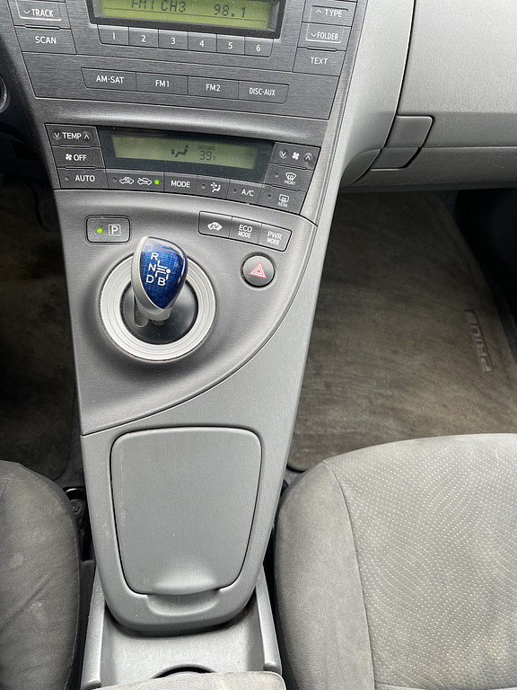 2010 Toyota Prius ONE TWO THRE Located at Dave's GreenLight Auto Sales light-box-slides