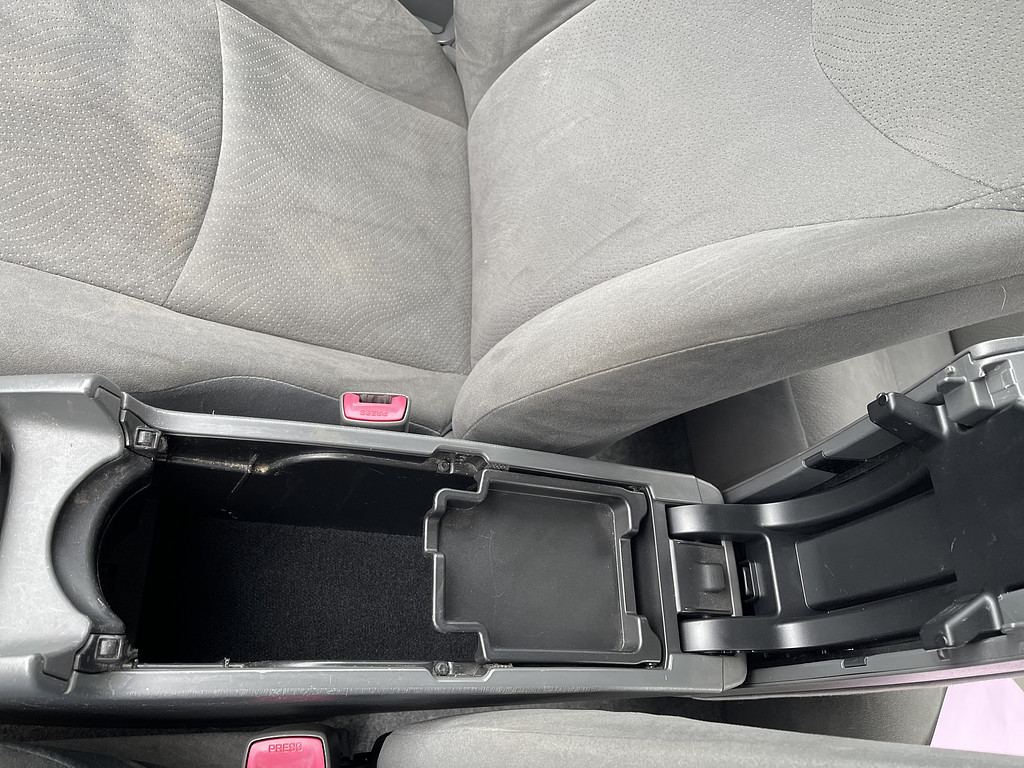 2010 Toyota Prius ONE TWO THRE Located at Dave's GreenLight Auto Sales light-box-slides