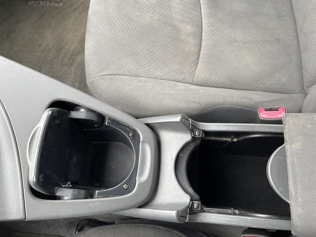 2010 Toyota Prius ONE TWO THRE Located at Dave's GreenLight Auto Sales light-box-slides