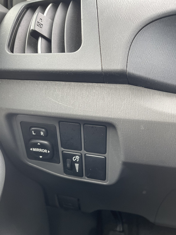 2010 Toyota Prius ONE TWO THRE Located at Dave's GreenLight Auto Sales slide-image