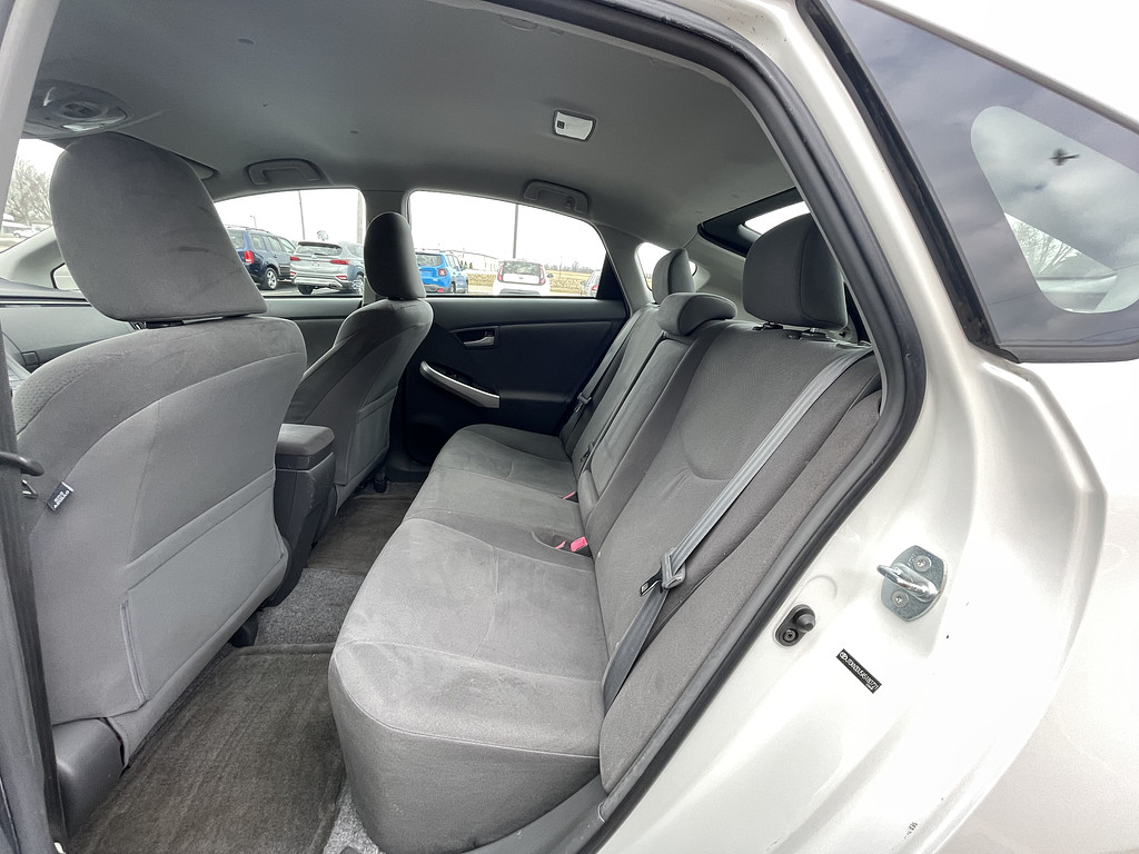 2010 Toyota Prius ONE TWO THRE Located at Dave's GreenLight Auto Sales slide-image