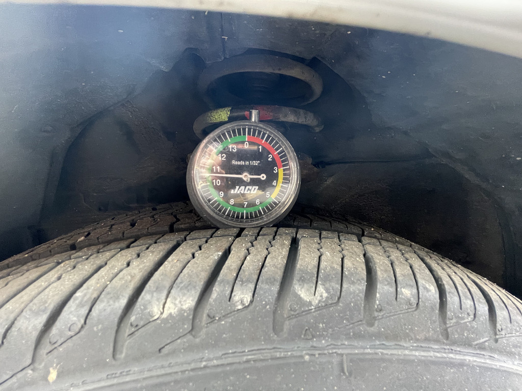 2010 Toyota Prius ONE TWO THRE Located at Dave's GreenLight Auto Sales slide-image