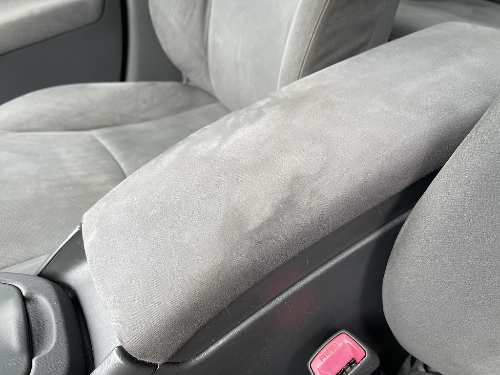 2010 Toyota Prius ONE TWO THRE Located at Dave's GreenLight Auto Sales slide-image