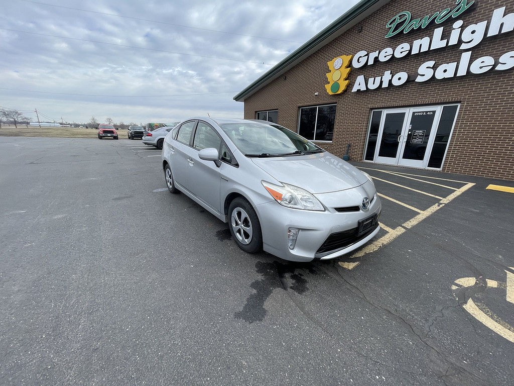 2015 Toyota Prius TWO THREE FO Located at Dave's GreenLight Auto Sales slide-image