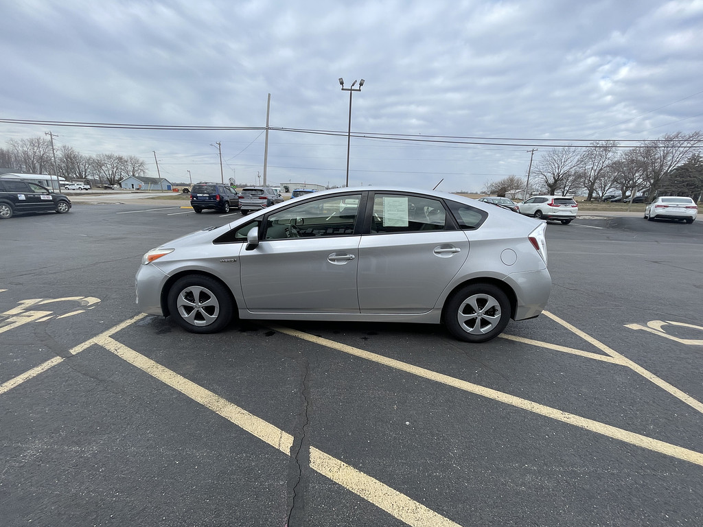 2015 Toyota Prius TWO THREE FO Located at Dave's GreenLight Auto Sales slide-image