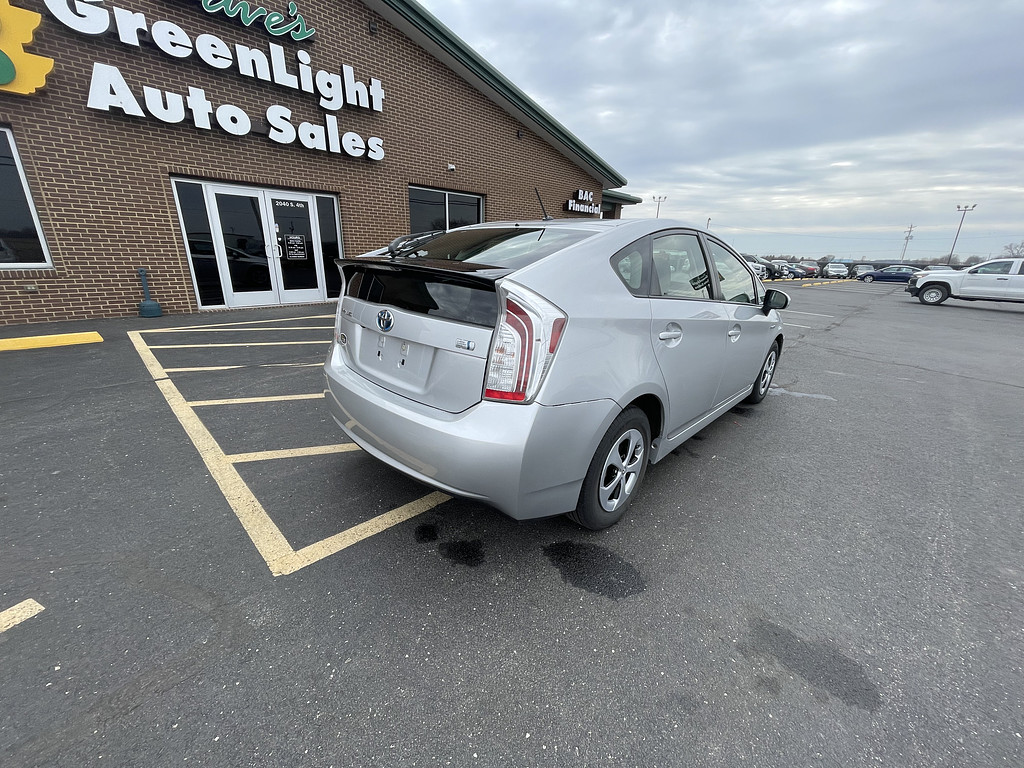 2015 Toyota Prius TWO THREE FO Located at Dave's GreenLight Auto Sales slide-image