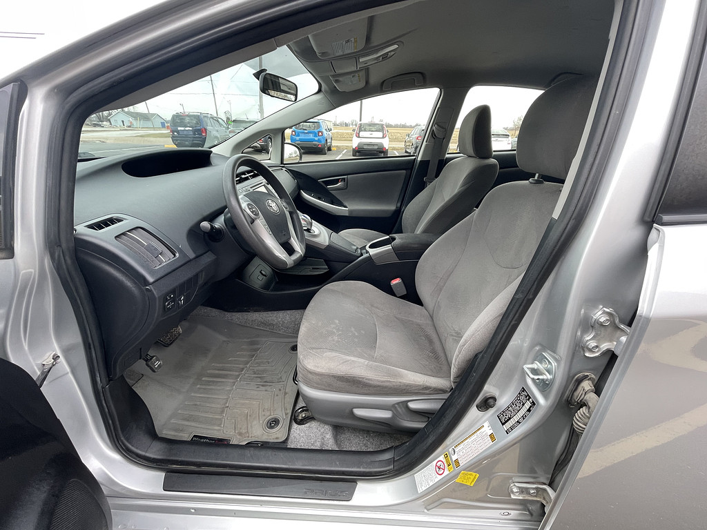 2015 Toyota Prius TWO THREE FO Located at Dave's GreenLight Auto Sales slide-image