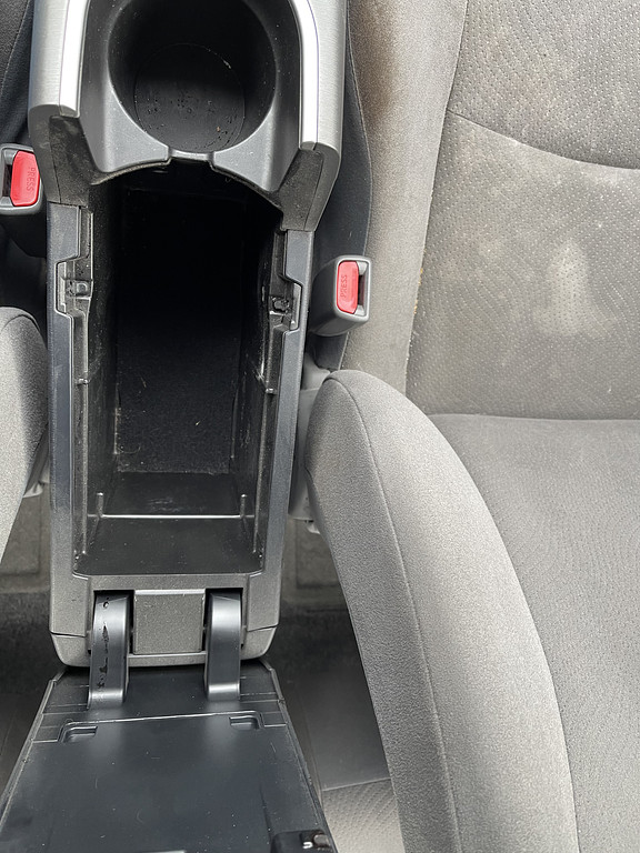 2015 Toyota Prius TWO THREE FO Located at Dave's GreenLight Auto Sales slide-image