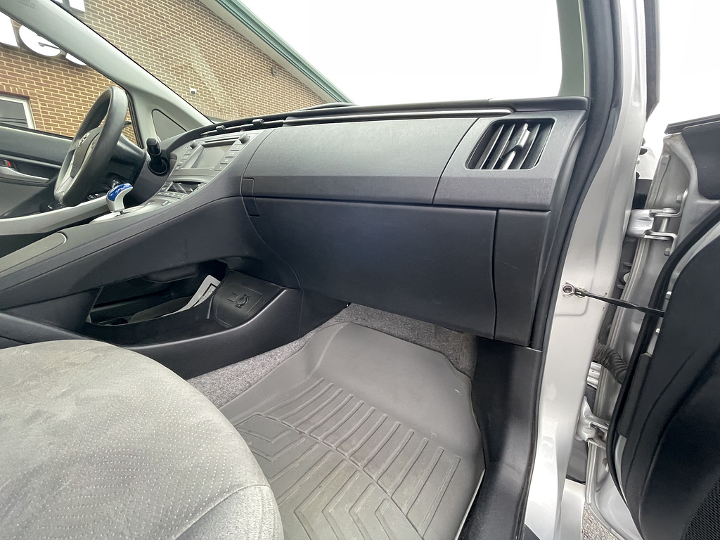 2015 Toyota Prius TWO THREE FO Located at Dave's GreenLight Auto Sales slide-image