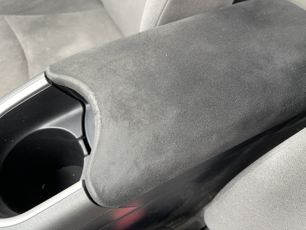 2015 Toyota Prius TWO THREE FO Located at Dave's GreenLight Auto Sales slide-image