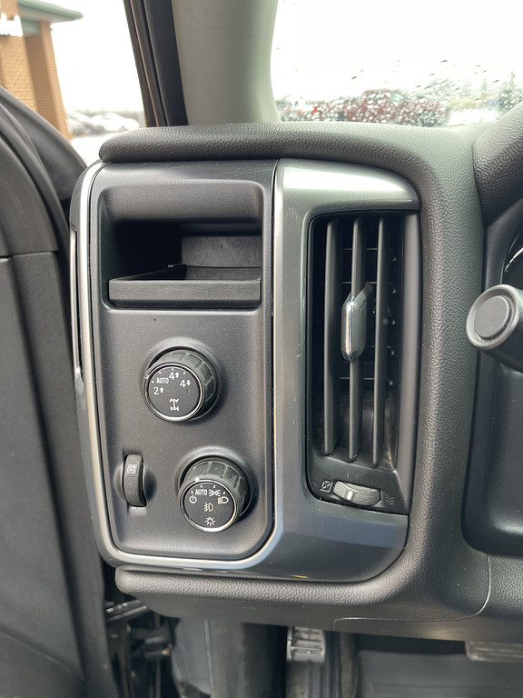 2014 Chevrolet Silverado LT Located at Dave's GreenLight Auto Sales slide-image