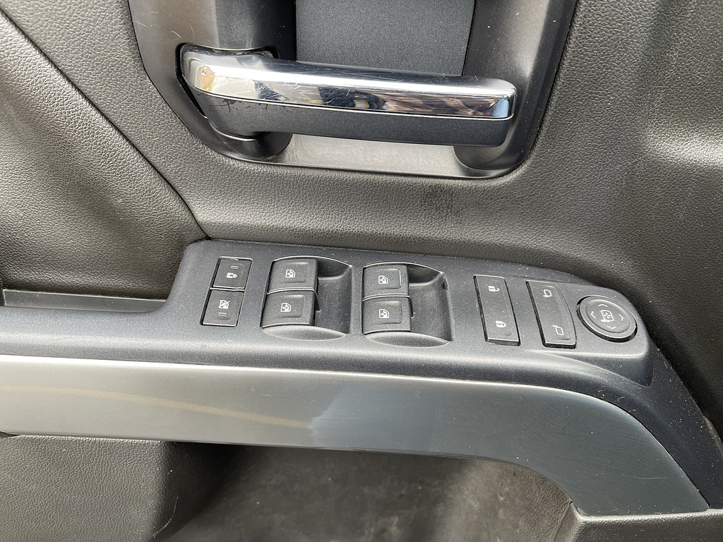 2014 Chevrolet Silverado LT Located at Dave's GreenLight Auto Sales slide-image