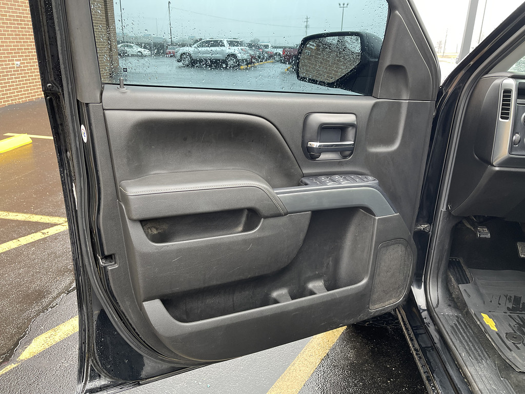 2014 Chevrolet Silverado LT Located at Dave's GreenLight Auto Sales slide-image